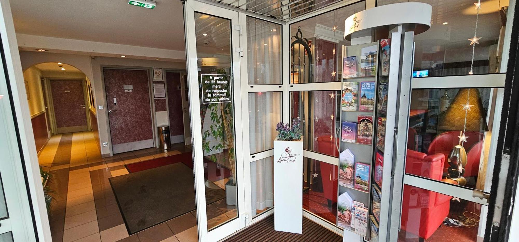 Hotel Lyon Sud, Pierre Benite, St Genis Laval Екстер'єр фото