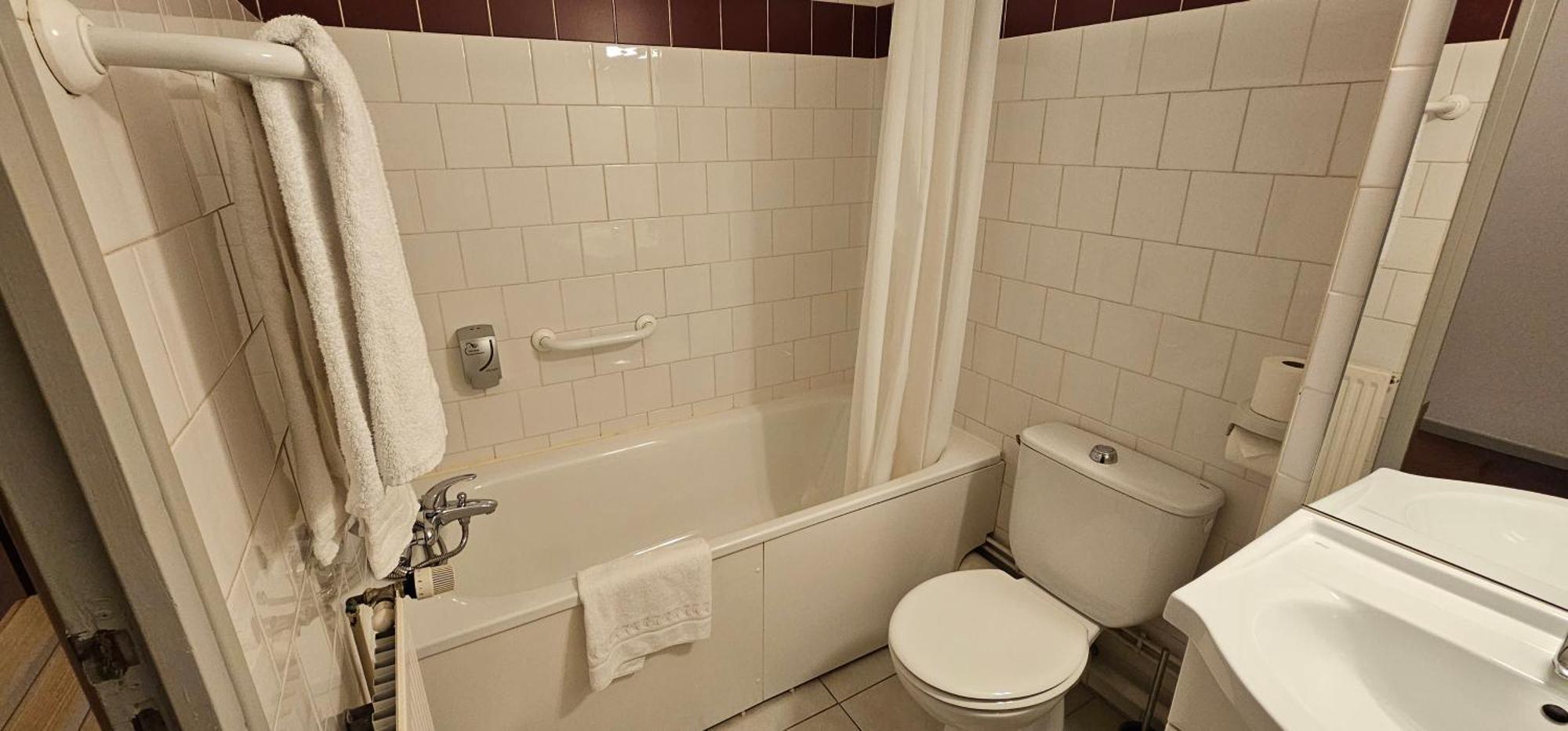 Hotel Lyon Sud, Pierre Benite, St Genis Laval Екстер'єр фото