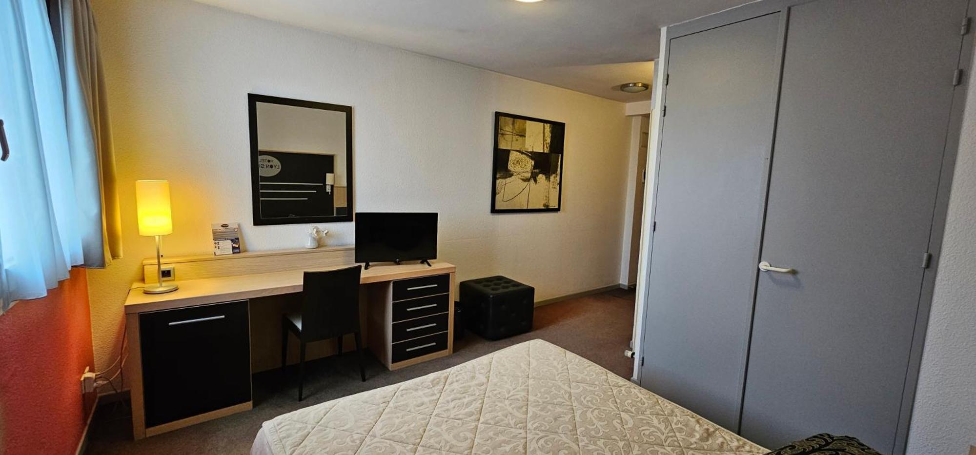 Hotel Lyon Sud, Pierre Benite, St Genis Laval Екстер'єр фото