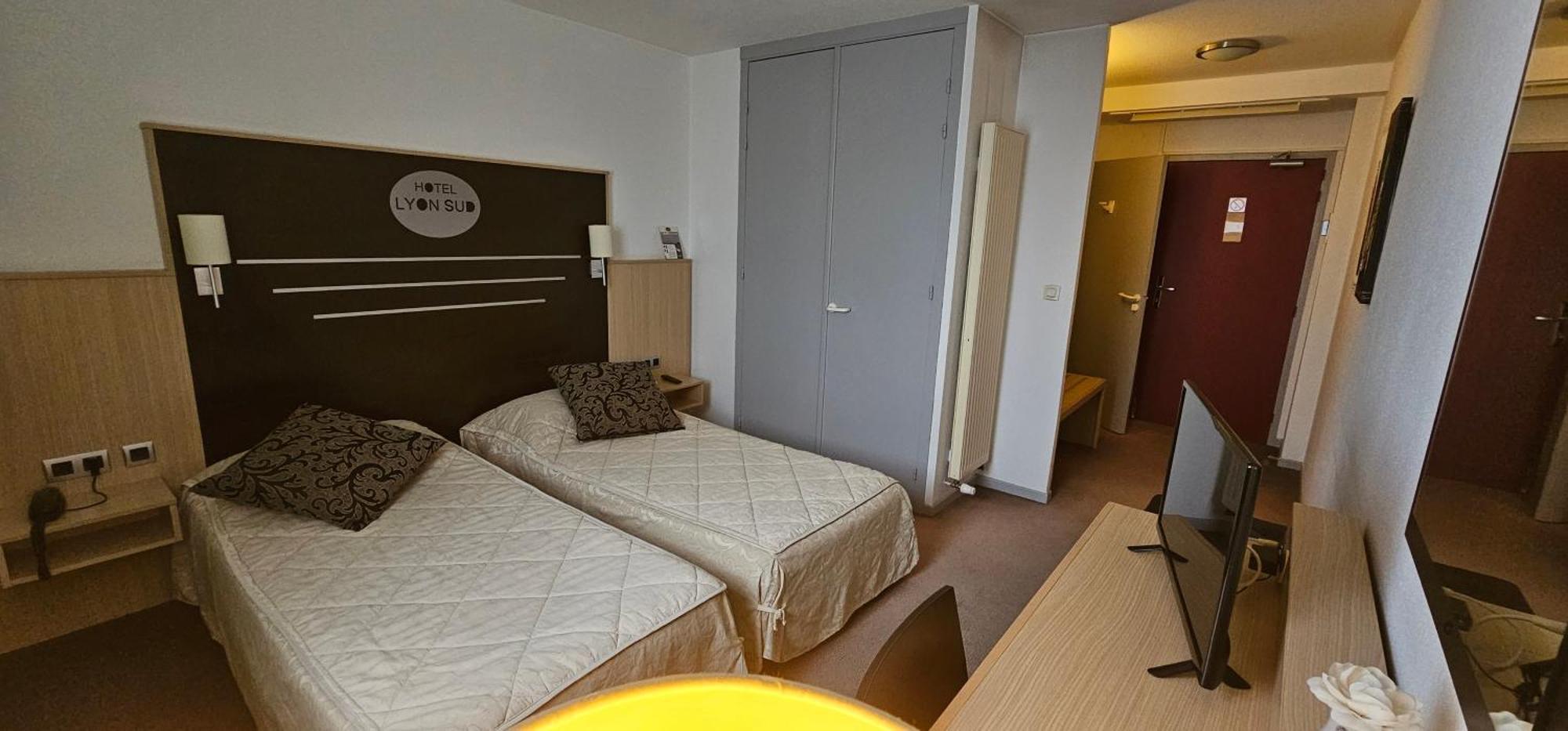 Hotel Lyon Sud, Pierre Benite, St Genis Laval Екстер'єр фото
